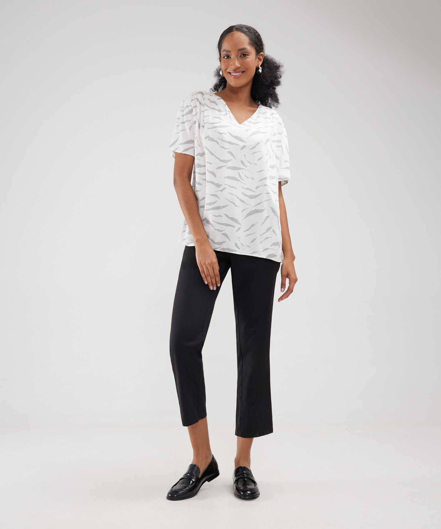 Blusa Con Pliegues En Hombro