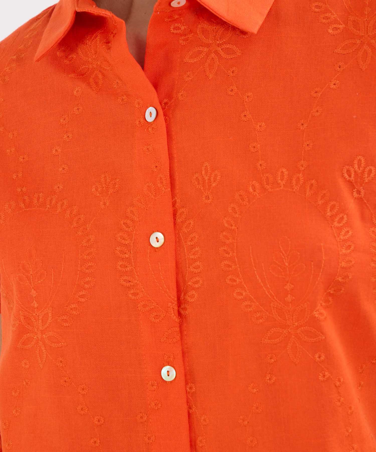 Camisa con Bordado Floral