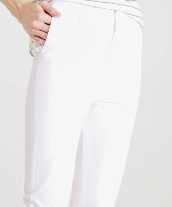 Pantalón Capri Unicolor image number null