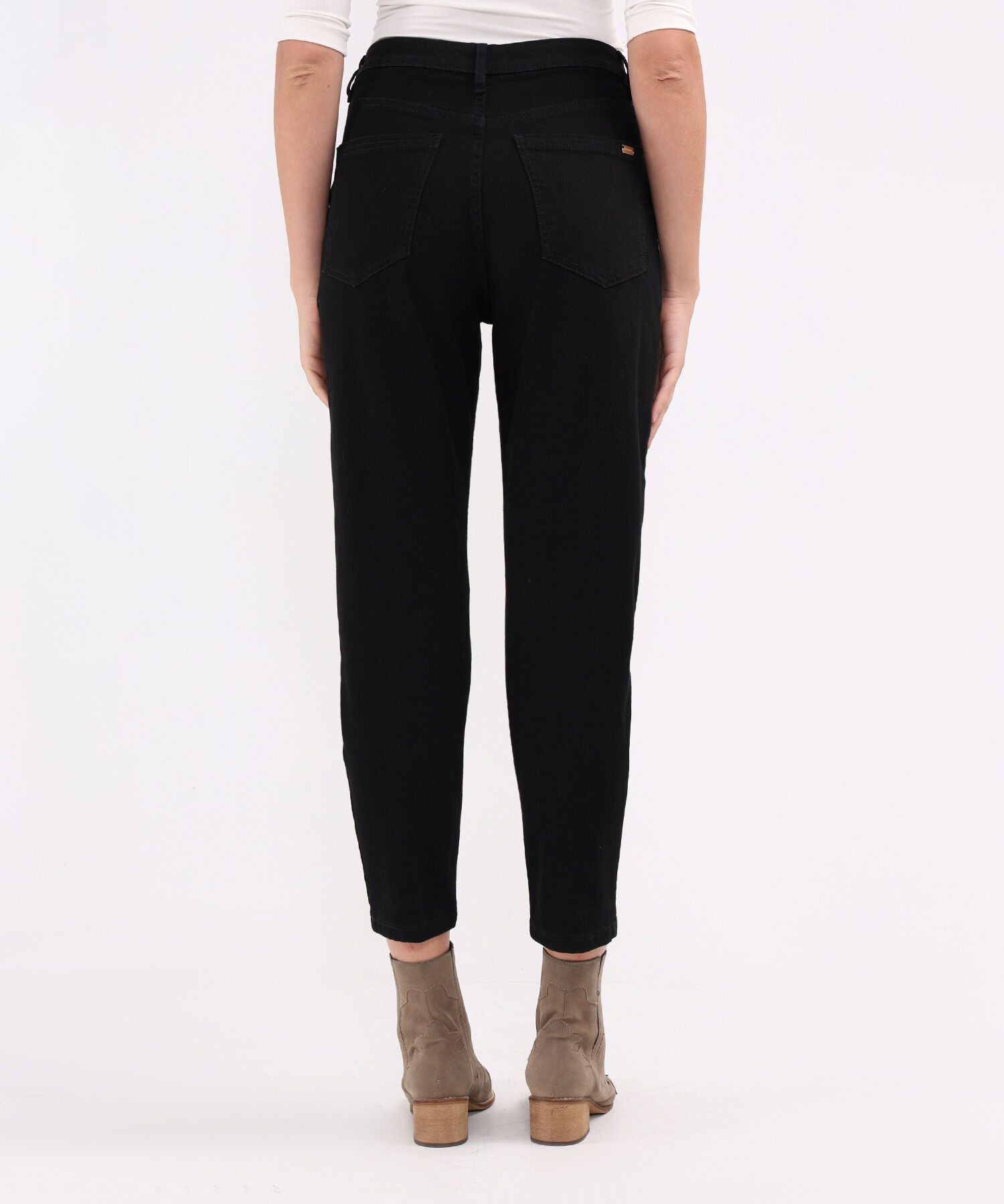 Jean Slouchy Tono Negro