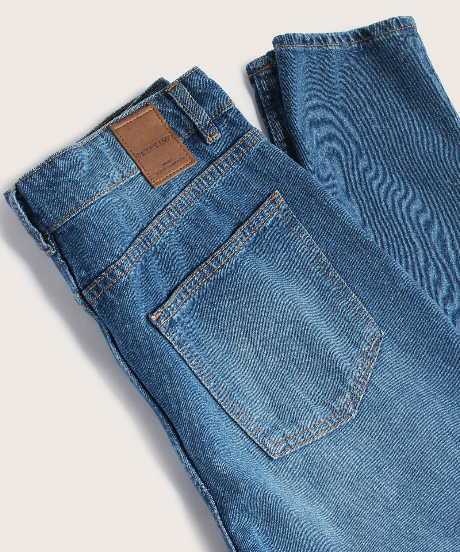 Jean Regular Tono Azul Medio Oscuro