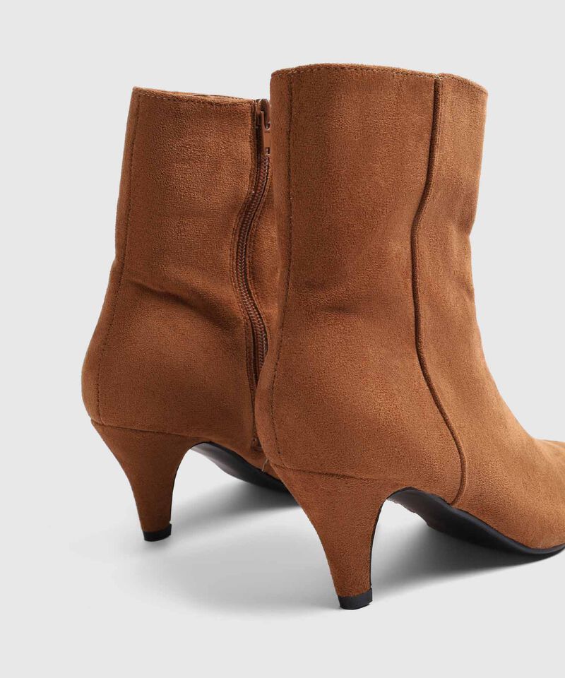 Botines De Tac&oacute;n Con Punta Triangular