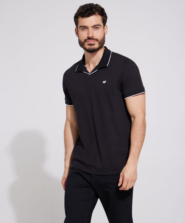 Polo Sport Unicolor, Cuello, Pechera Y Puños Tejidos Preteñidos, Silueta Slim Fit