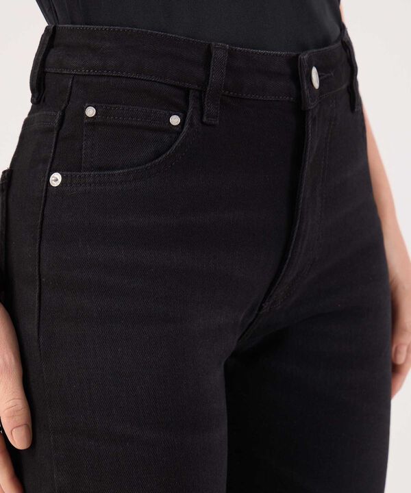 Jean Straight Con Desgaste  image number null