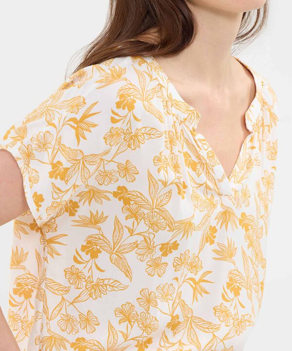 Blusa Escotada Estampado Botánico image number null