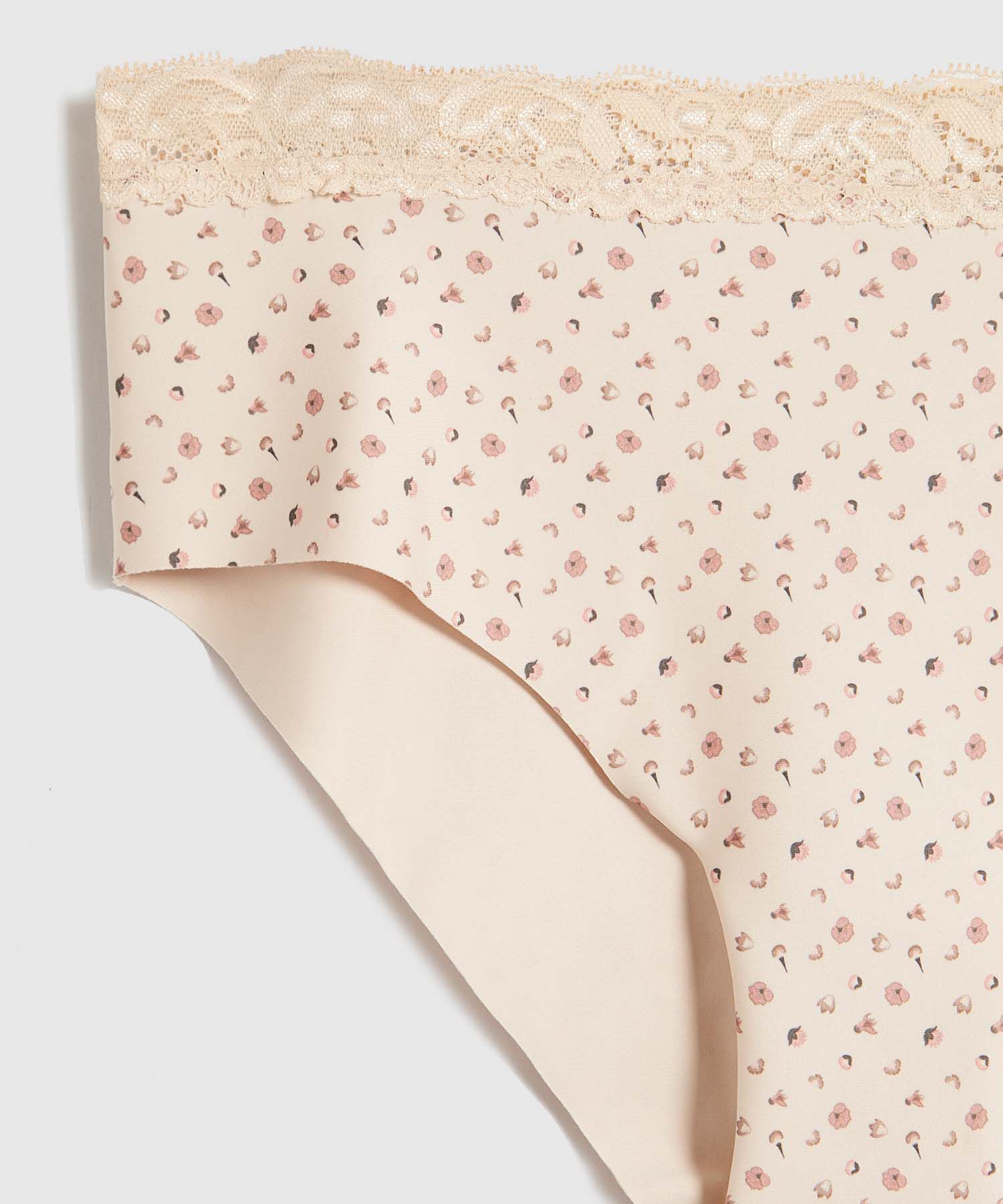Panty Clásico Con Encaje