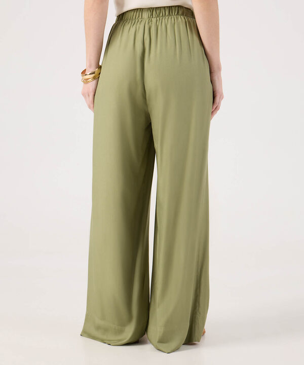 Pantalón Fluido Con Pretina Resortada