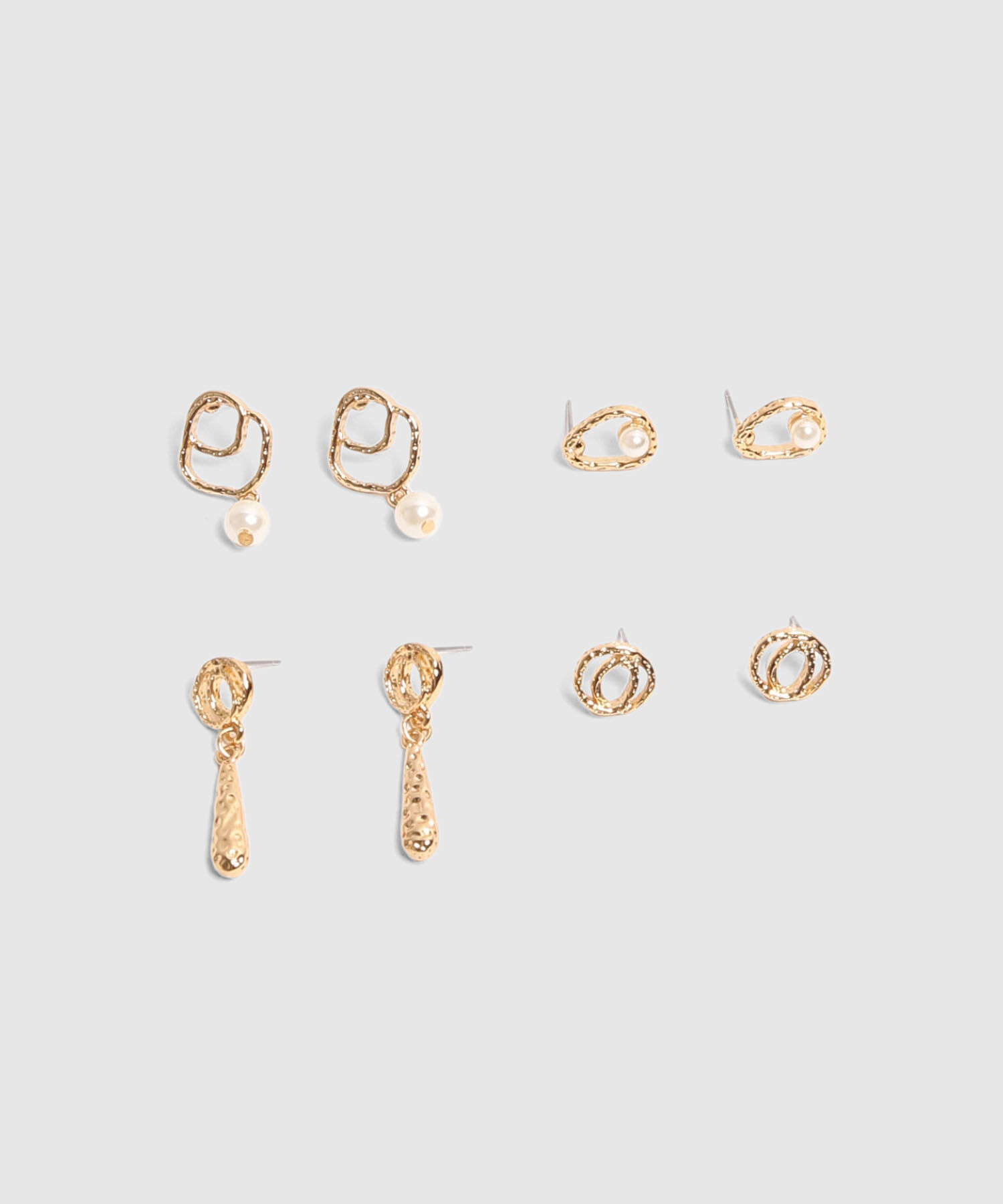 Set X4 Aretes Dorados Con Textura Y Perlas 