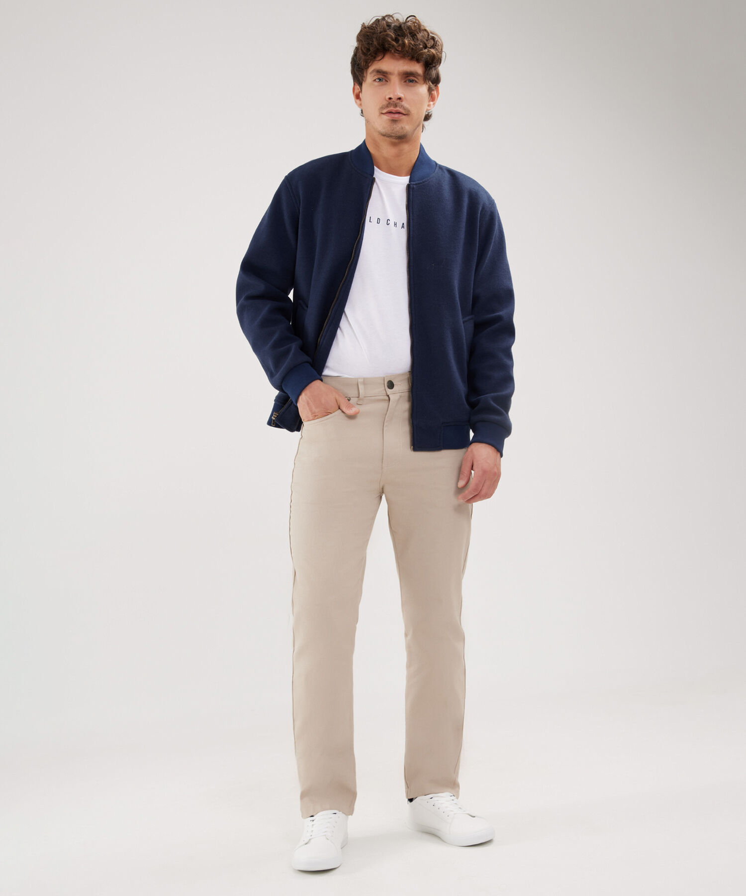 Pantalon Unicolor, 5 Bolsillos, Silueta Regular Fit
