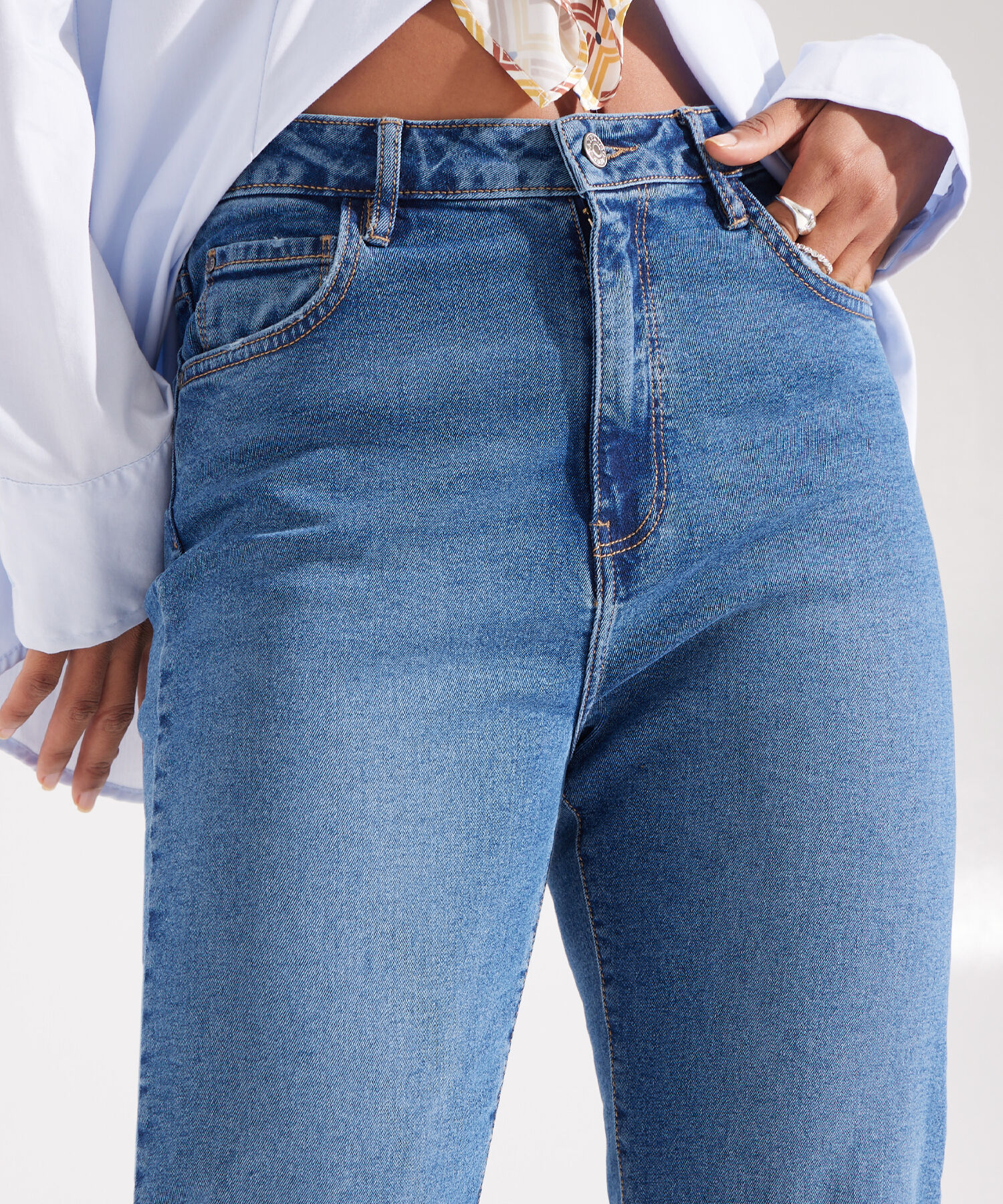 Jean Mom con Desgastes