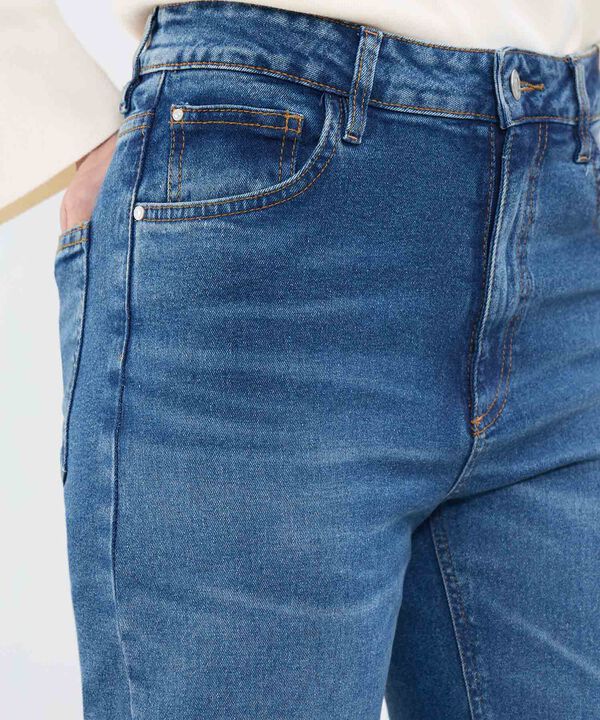 Jeans Straight Tono Medio image number null