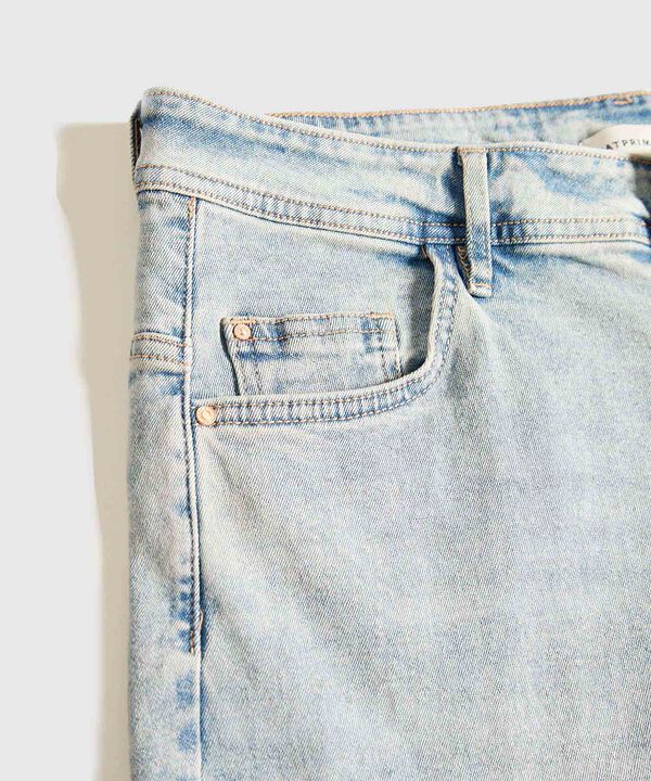 Jeans Mom Con Desgastes image number null