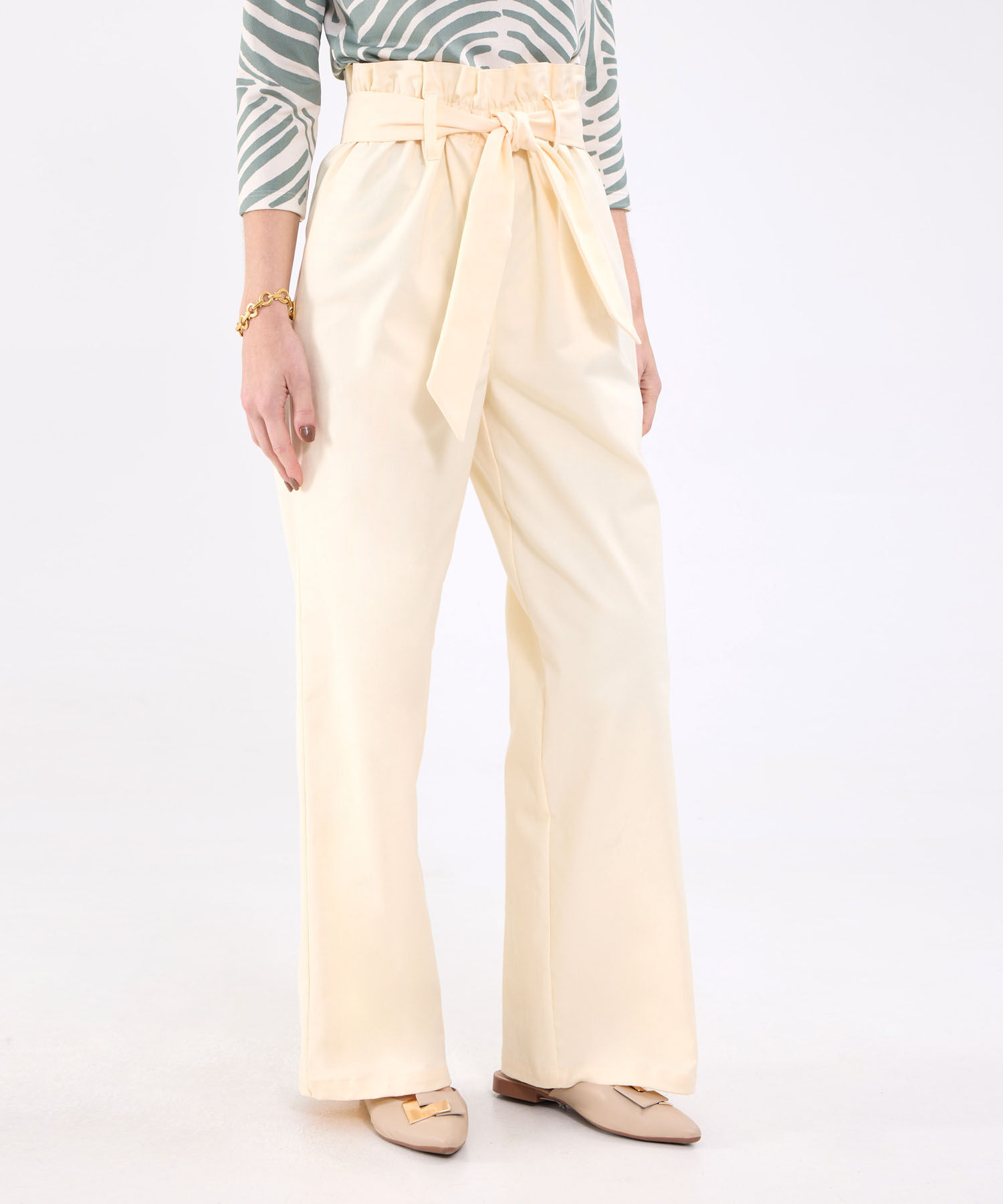 Pantalon Unicolor Con Cinturon