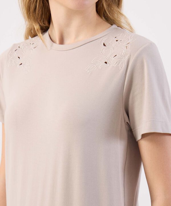 Camiseta Para Mujer Manga Corta Textura Floral En Hombros image number null