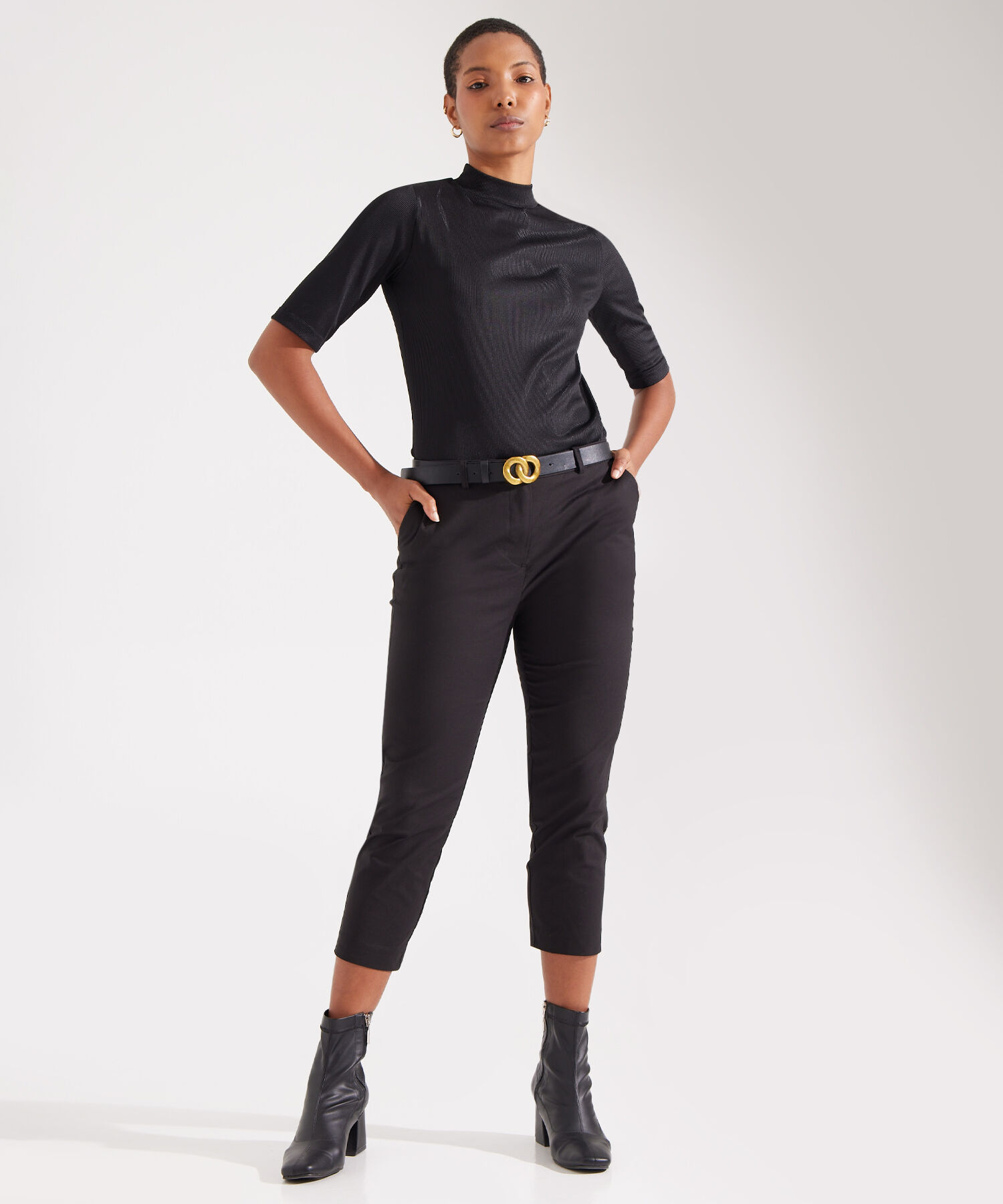 Pantalón Capri Con Bolsillos