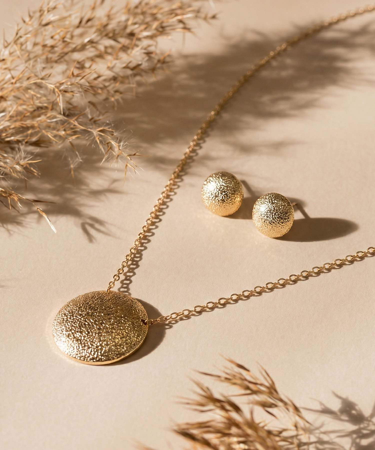 Set De Collar Y Topos Con Textura