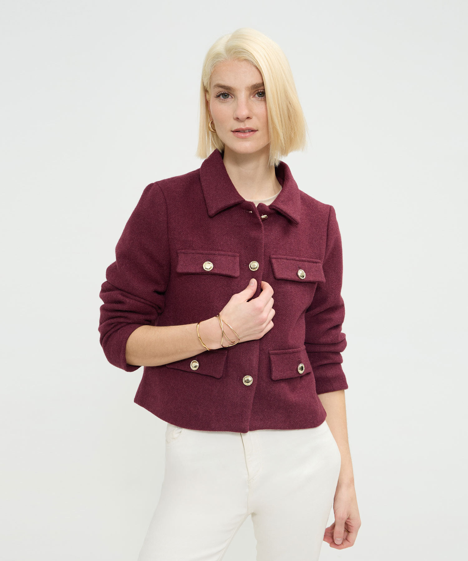 Chaqueta Unicolor Con Botones Dorados