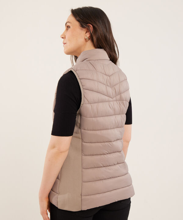 Chaleco Acolchado con Bolsillos en Rib image number null