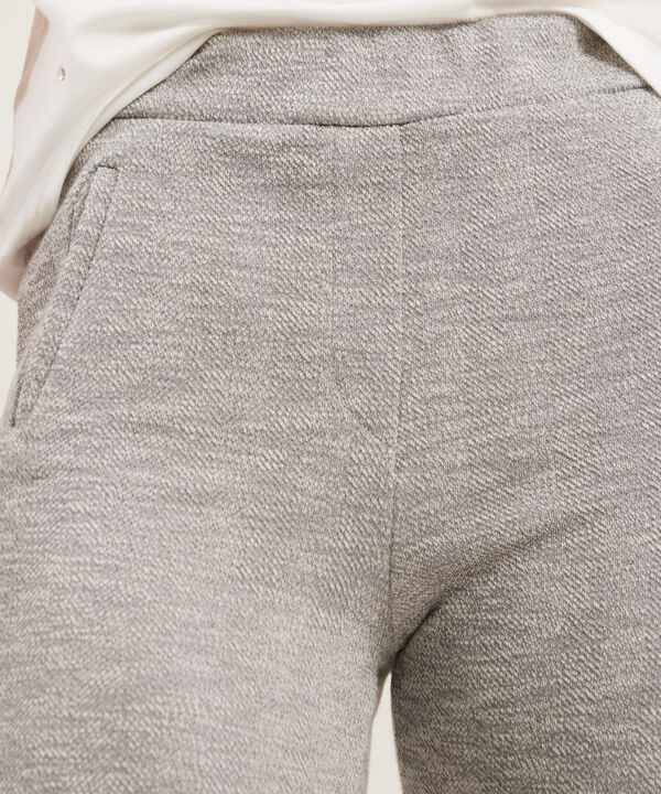 Leggins  Textura Con Ribetes En Frente Y Simulación Jota, Magia En El Caribe image number null