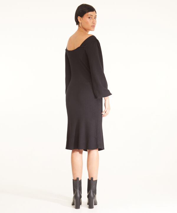 Vestido Manga Larga Cuello Semi Cuadrado