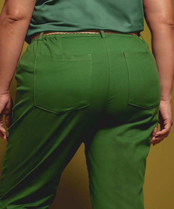 Pantalón Capri con Cinturón