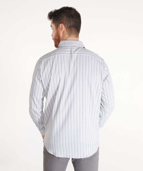 Camisa Preteñida, Manga Larga Con Bolsillo Y Silueta Regular Fit