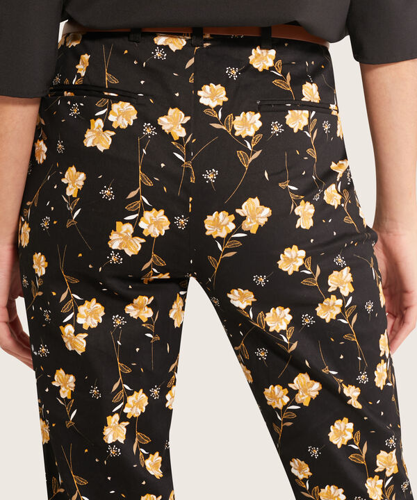 Pantal&oacute;n Chino Estampado Con Cintur&oacute;n