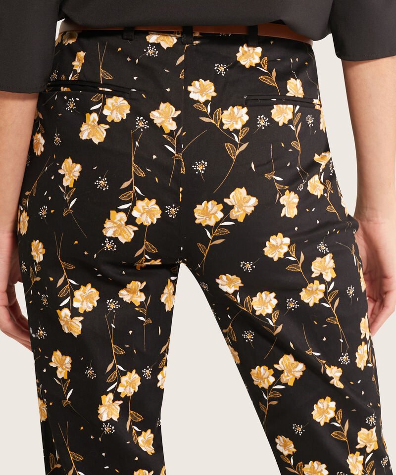 Pantal&oacute;n Chino Estampado Con Cintur&oacute;n