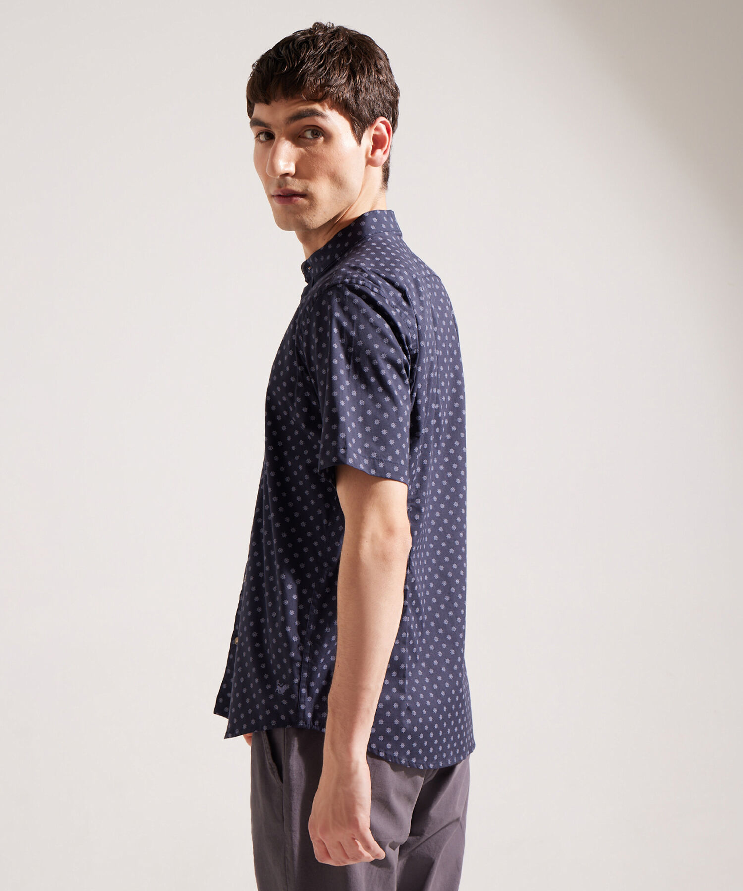Camisa Cuello Neru  Manga Corta Estampada