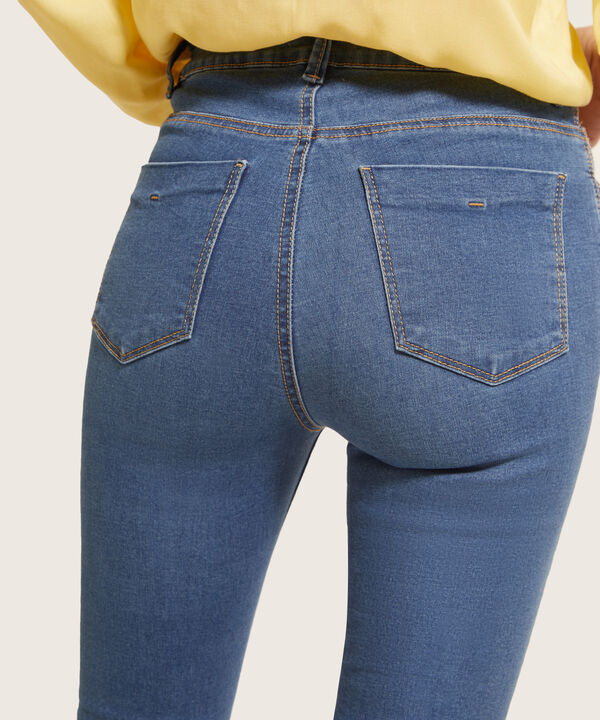 Jean Skinny Tiro Medio