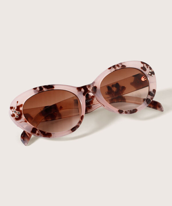 Gafas de sol con estilo elegante