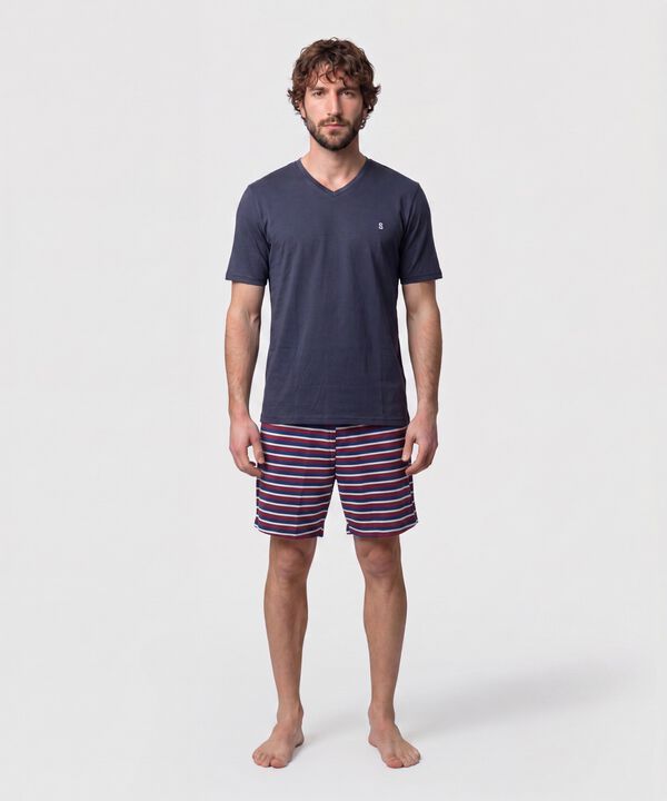 Conjunto Pijama Camiseta Cuello V Y Pantaloneta Prete&ntilde;ida Para Hombre