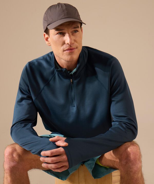 Buzo Unicolor Cuello Alto 