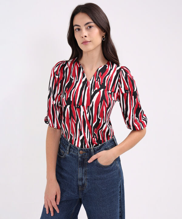 Camiseta Estampada Escote V