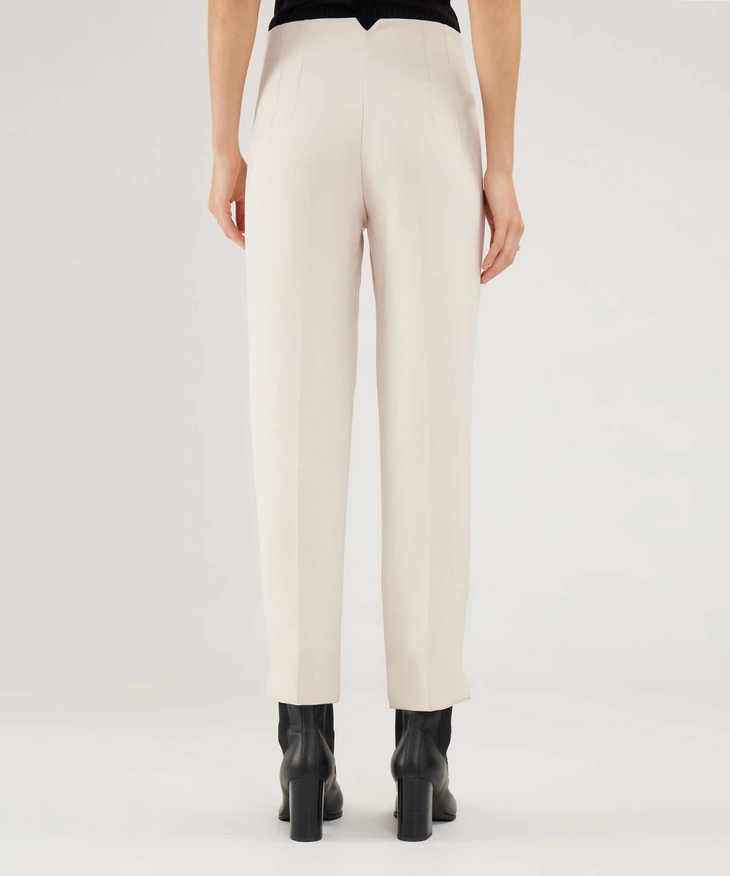 Pantal&oacute;n Tiro Alto Largo