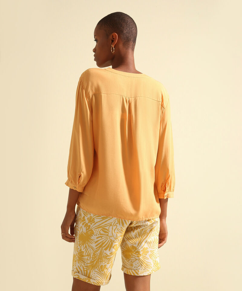 Blusa Manga 3/4 Unicolor Con Botones En Frente Monoproducto