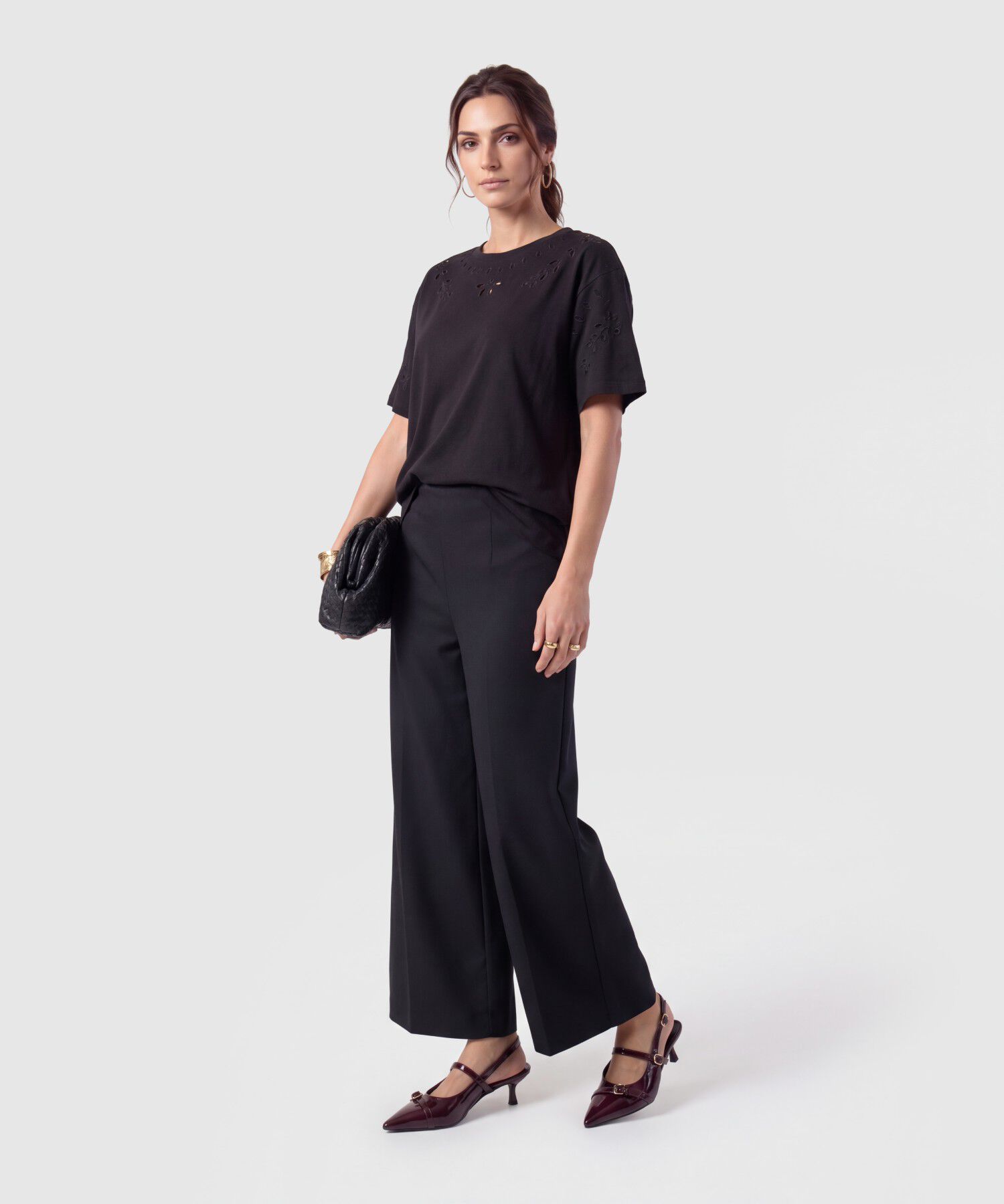 Camiseta Con Bordado Calado Para Mujer