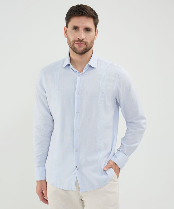 Guayabera con Bordados image number null