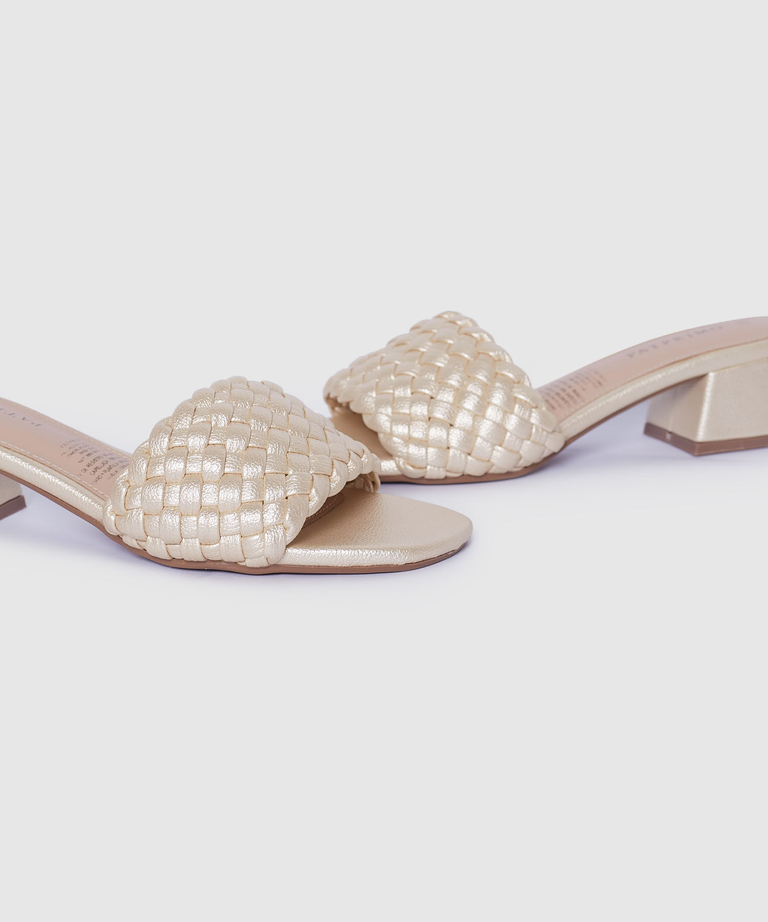 Sandalias Tejidas Metalizadas