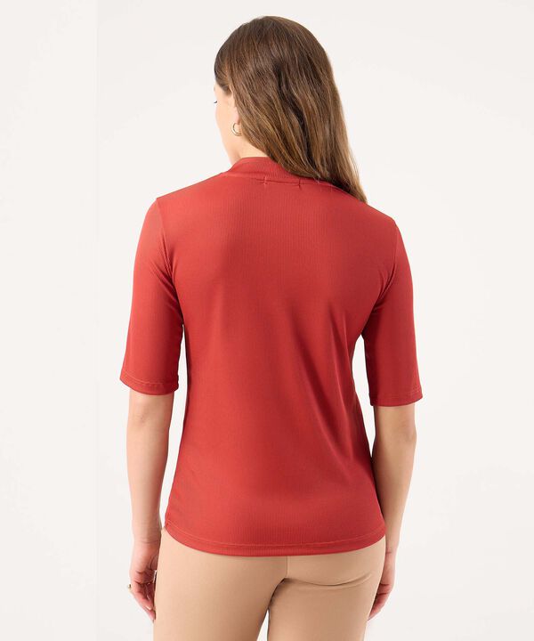 Camiseta texturizada unicolor 