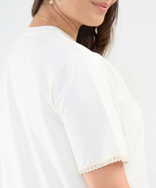 Camiseta con Bordado