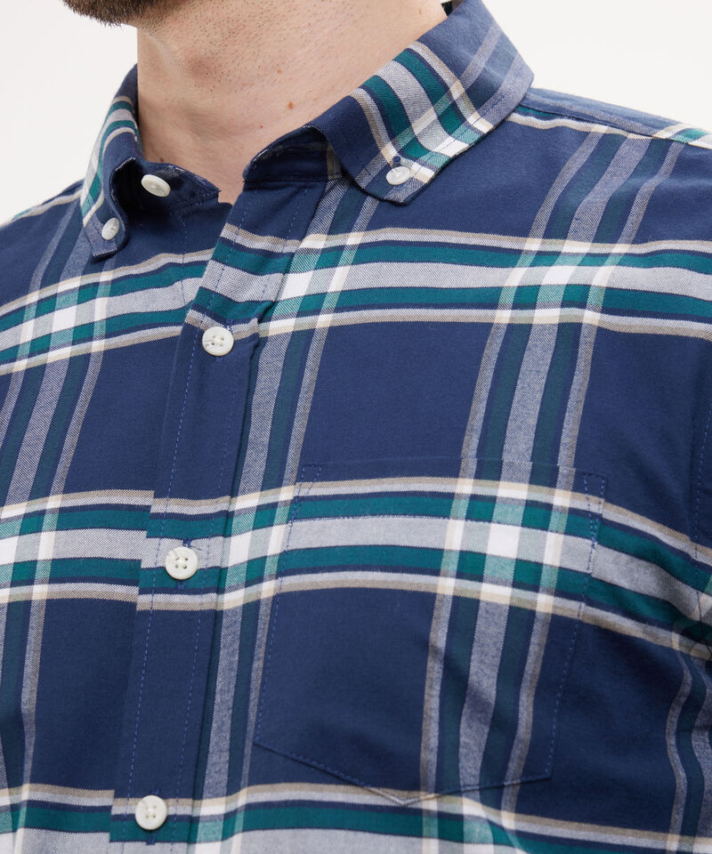 Camisa Manga Larga Button Down Prete&ntilde;ido