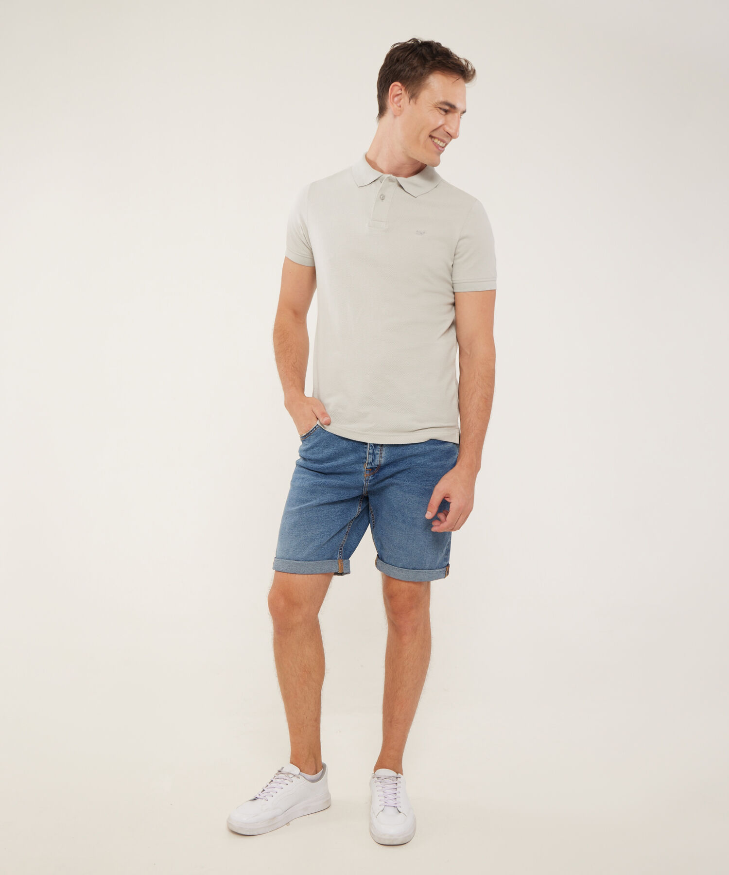 Bermuda En Denim Con Guardapolvos