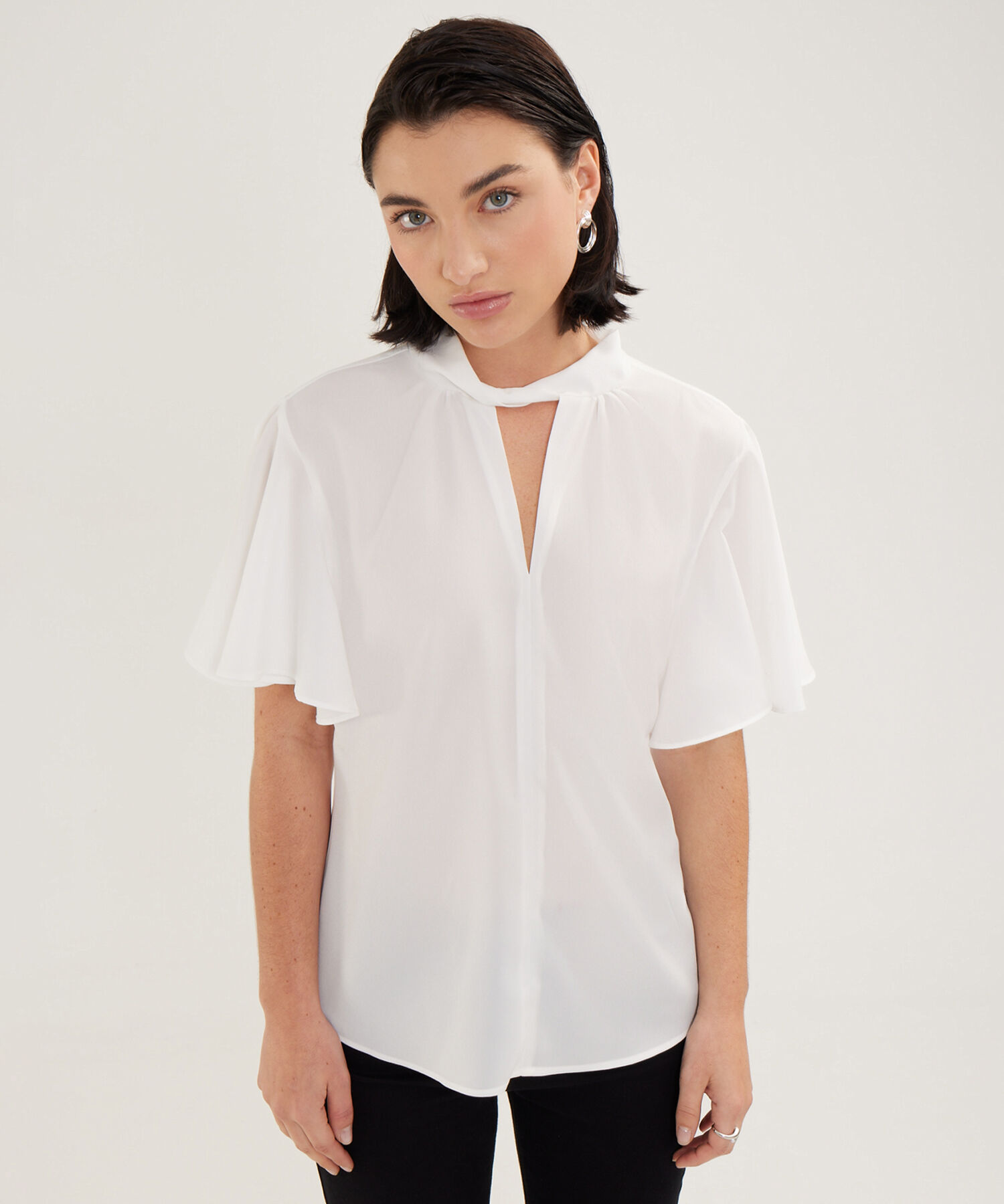 Blusa Unicolor, Manga Corta Tipo Campana