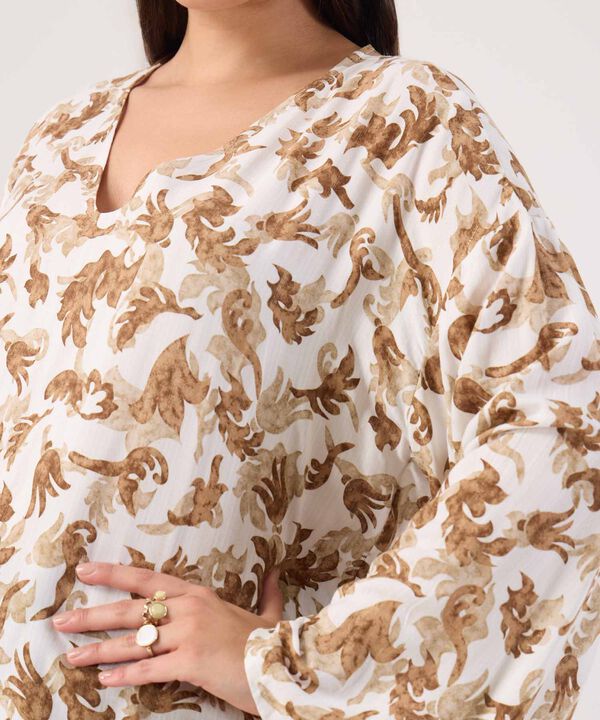 Blusa Estampada Escote En V Para Mujer image number null