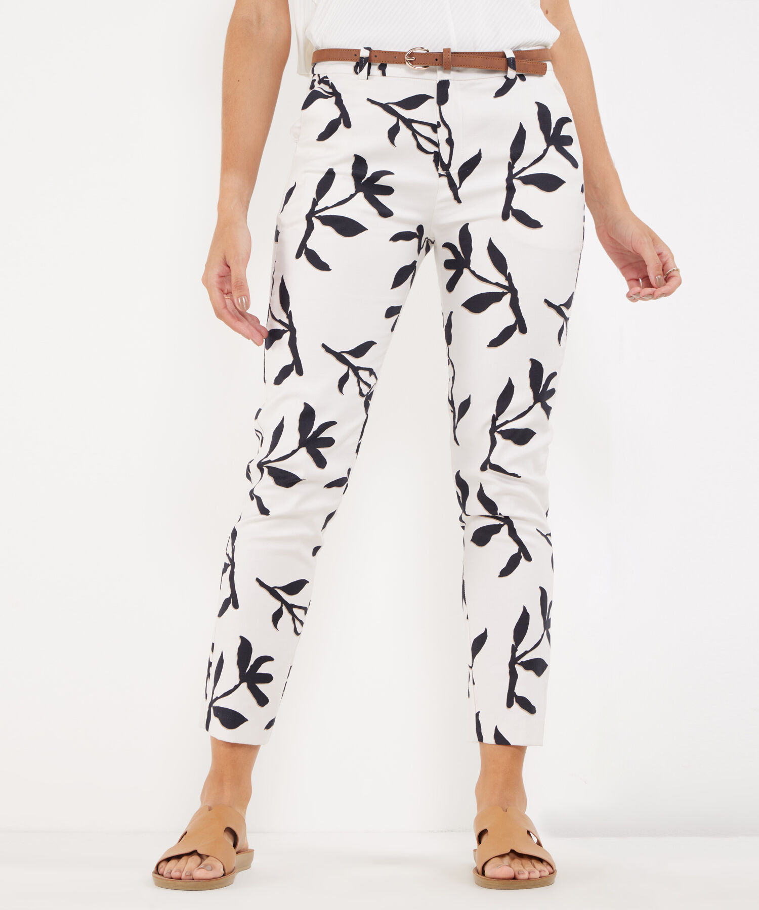 Pantalón Básico Bolsillos Diagonal Estampado Con Cinturón