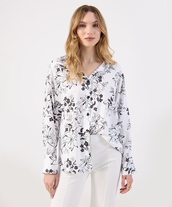Blusa Estampado Floral Bicolor Casual image number null
