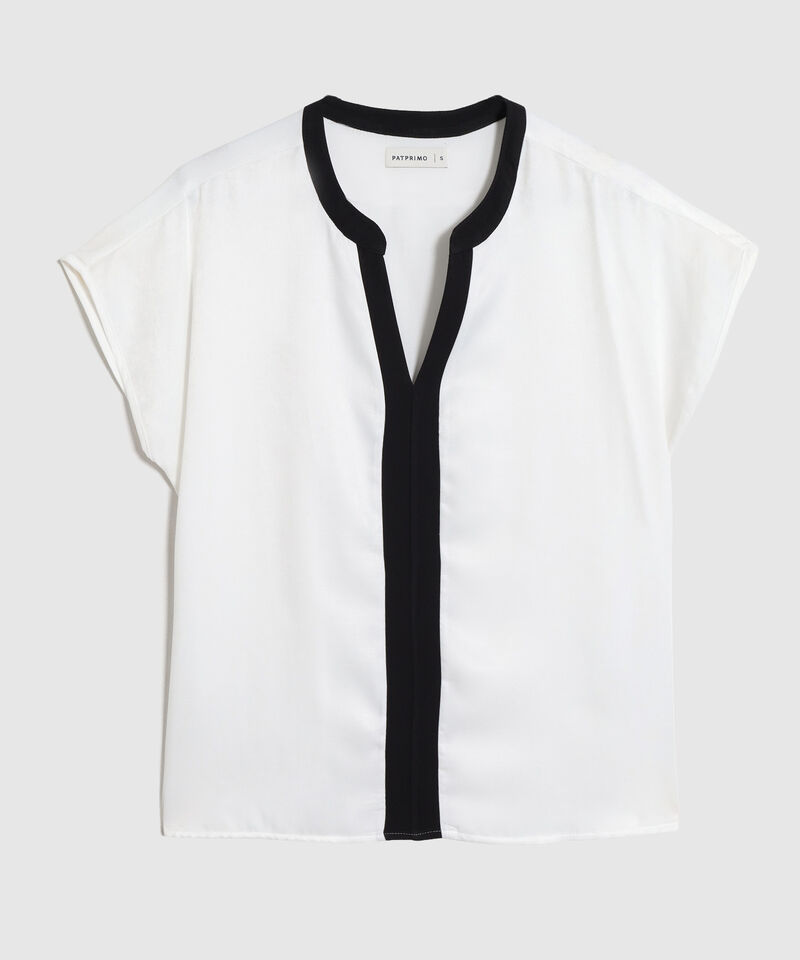 Blusa Minimalista de Escote Cruzado