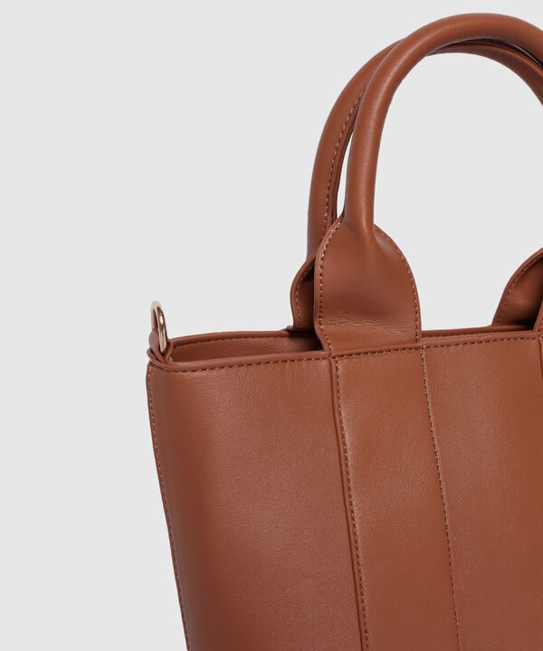 Bolso Tipo Hobo con Asa