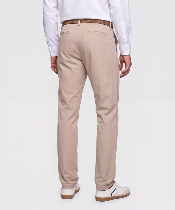 PANTAL&Oacute;N SLIM CON CINTURON